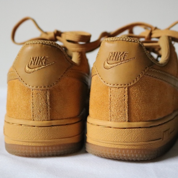 NIKE AIR FORCE ONE 1 LV8 3 Wheat Suede Sneakers Youth Size 2 (EU 33.5) - Picture 6 of 12